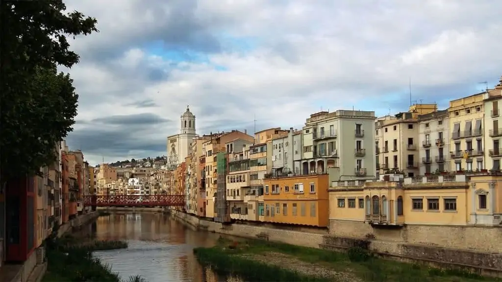 In treno tra Nimes in Occitania e Girona, roccaforte catalana