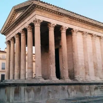 Maison Carr&eacute;