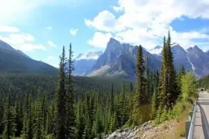 On the road tra le Montagne rocciose del Canada Occidentale