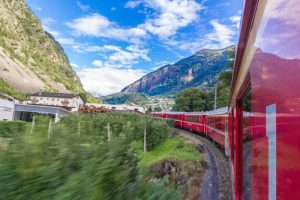 lago di antermoia con bambini MIGLIORI FERMATE DEL TRENINO ROSSO DEL BERNINA