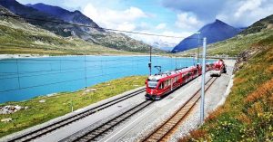 TRENINO ROSSO DEL BERNINA IN ESTATE