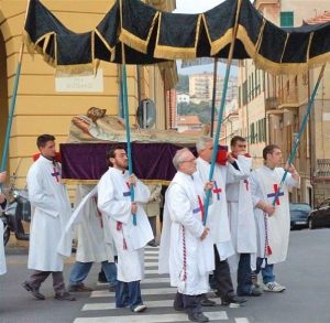 PASQUA A IMPERIA: TRA TRADIZIONI CENTENARIE PASQUA A IMPERIA: TRA TRADIZIONI CENTENARIE