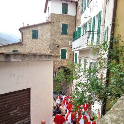 PASQUA A IMPERIA: TRA TRADIZIONI CENTENARIE