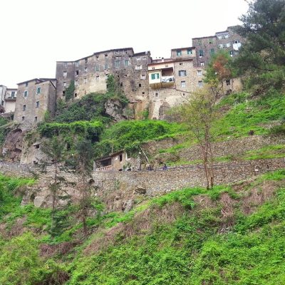 PASQUA A IMPERIA: TRA TRADIZIONI CENTENARIE