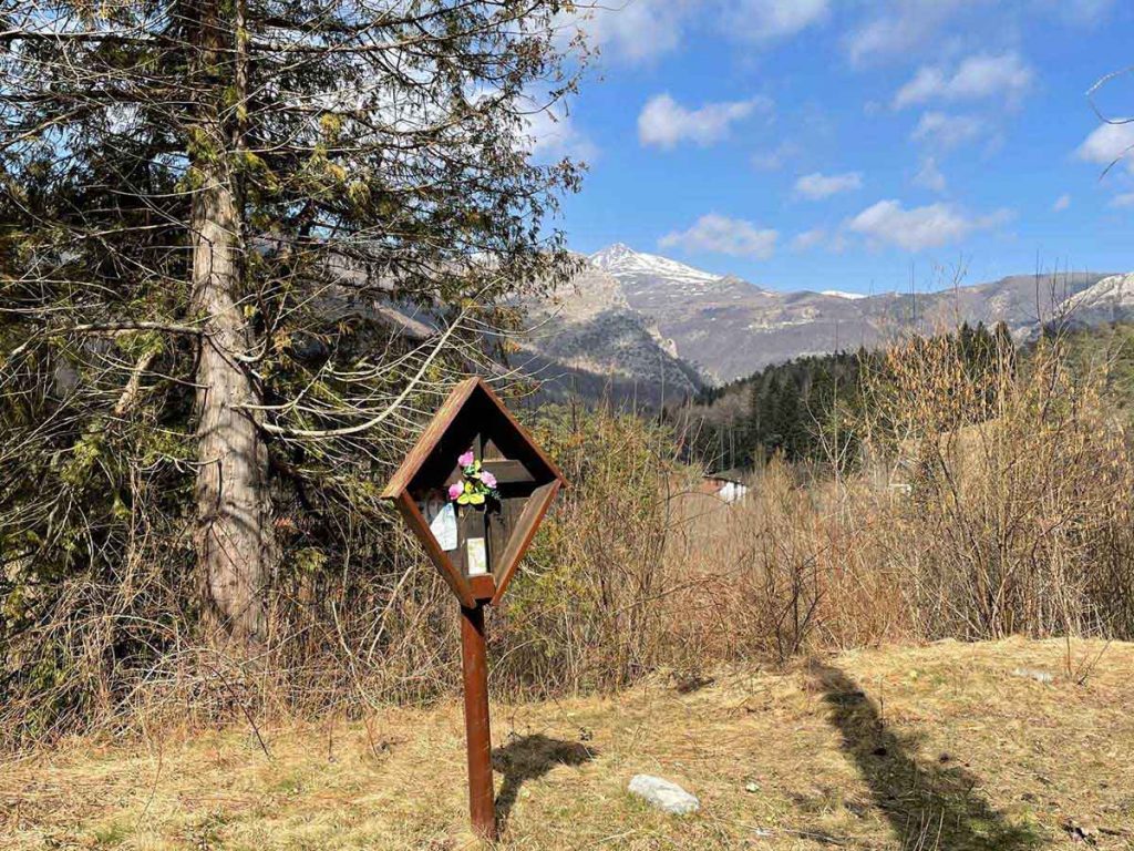 PASSEGGIATE IN LIGURIA DI PONENTE CON BAMBINI NAVA segnaletica