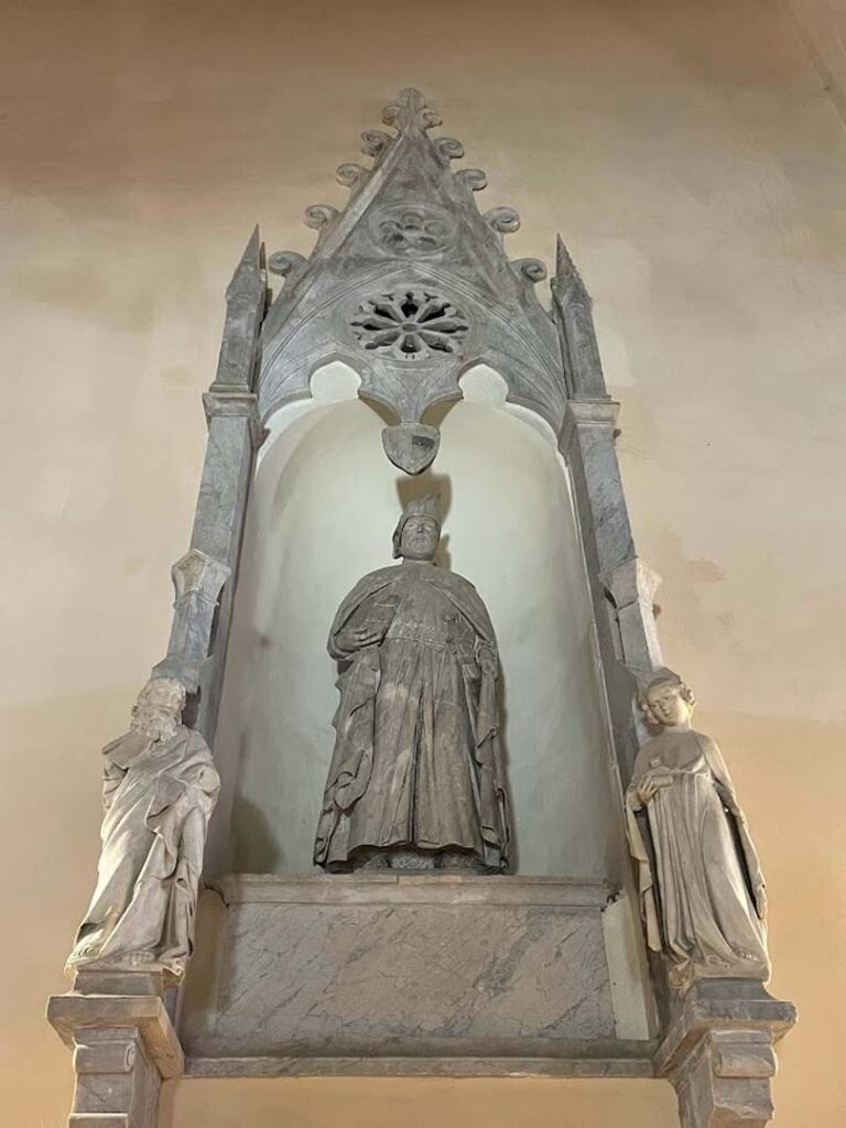 Casole d'elsa monumento funebre per Beltramo Aringhieri