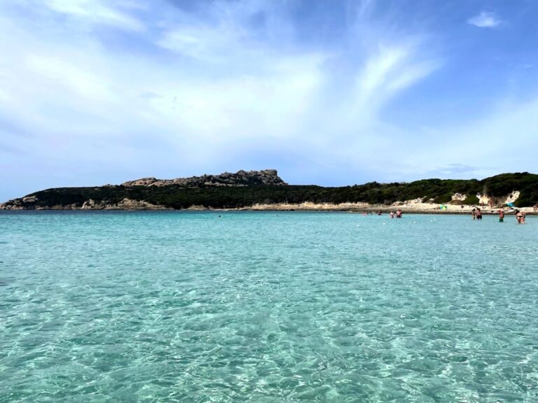 Rena di Ponente tra le spiagge per bambini vicino a Santa Teresa di Gallura