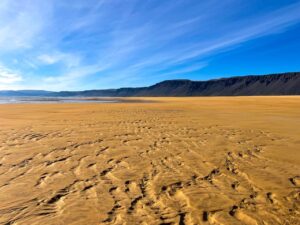 FIORDI OCCIDENTALI ISLANDESI spiaggia Raudisandur