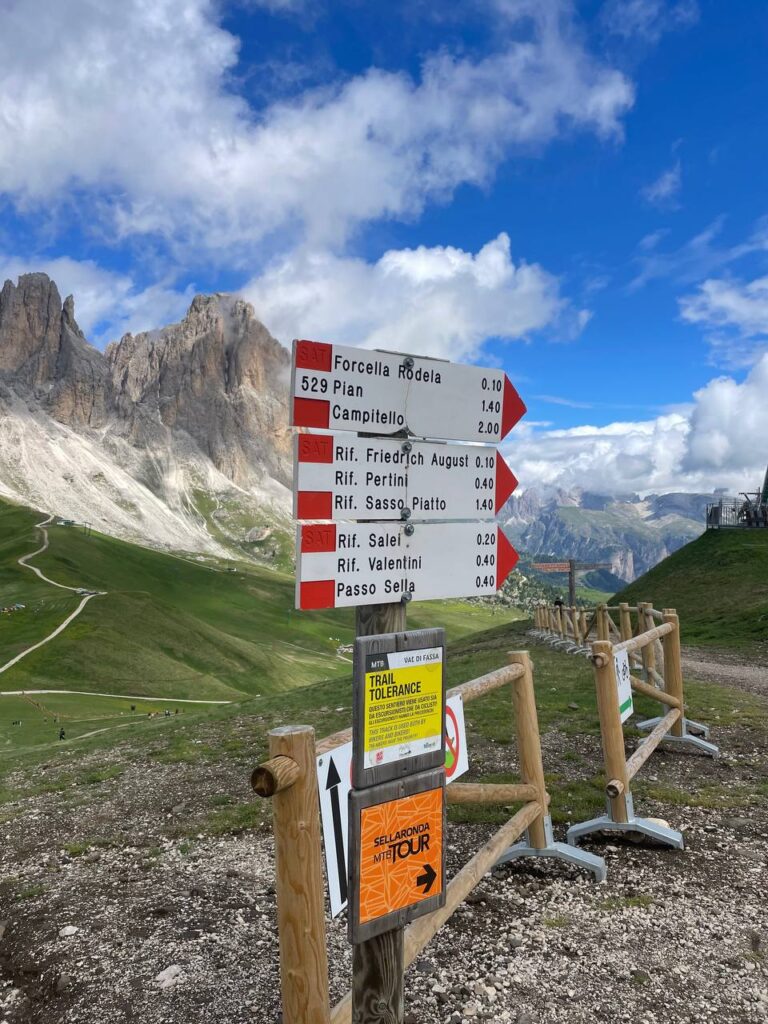 campitello di fassa escursioni