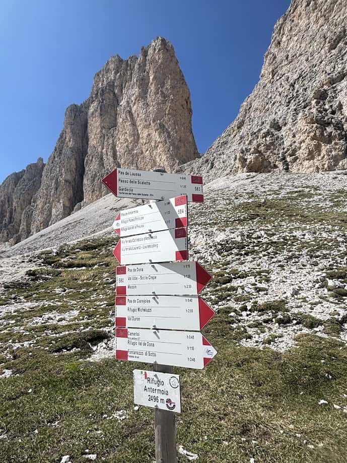 Trekking lago Antermoia_giro ad anello